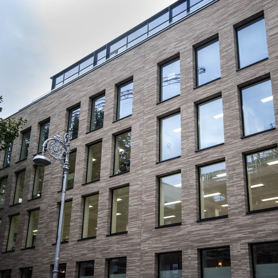 outside molsworth st